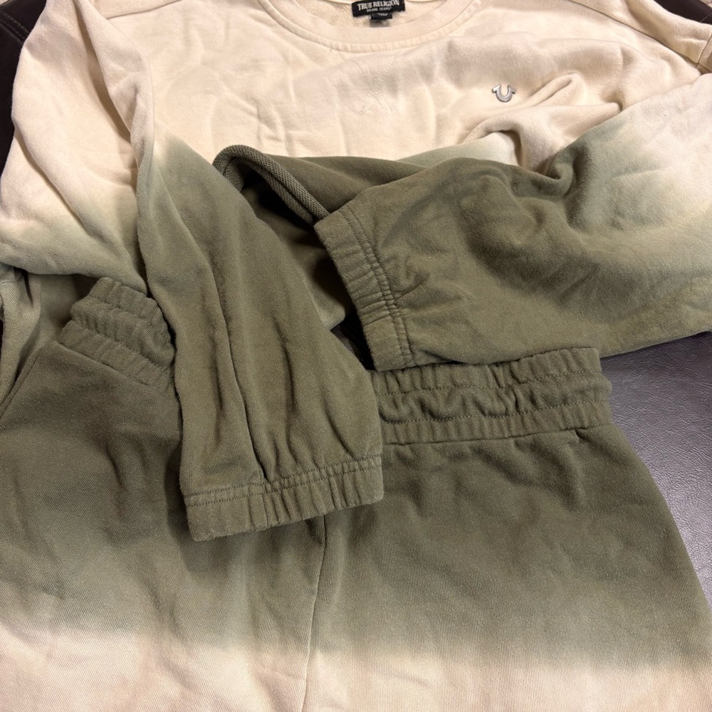 True Religion Gradient Sweatshirt and Shorts Set - Picture 5 of 5